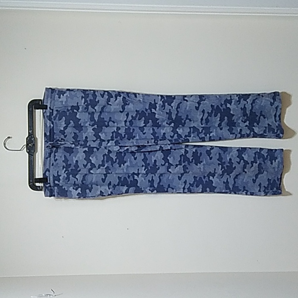 Half Moon Women's Camouflage Lounge Pants